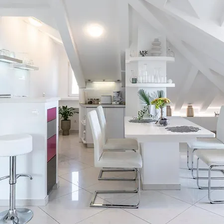 Apartment Flores Blanco