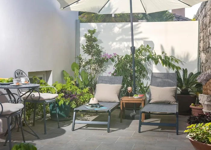 Апартаменты Flores Blanco *